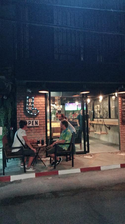 Blackjack Bar And Hostel Praia de Chaweng Exterior foto